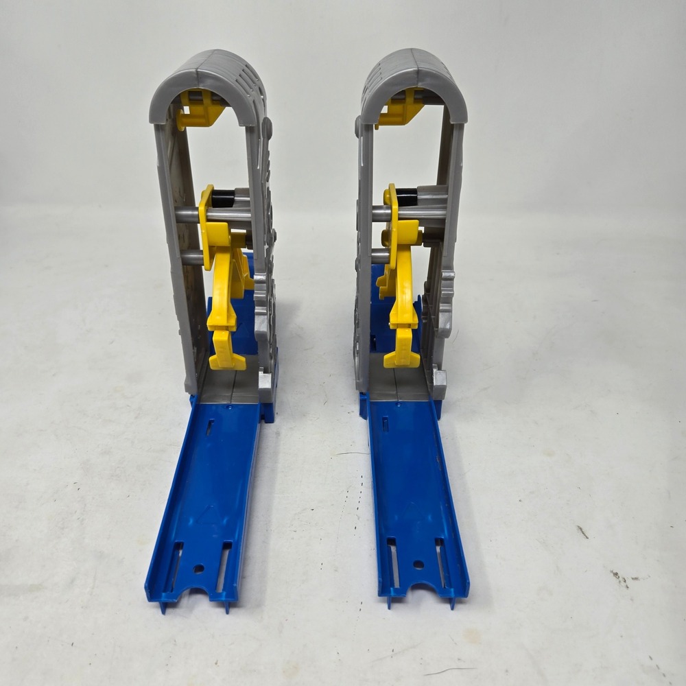 Hot Wheels Track Replacement Parts Gray Towers Blue Connectors Set of‎ 2